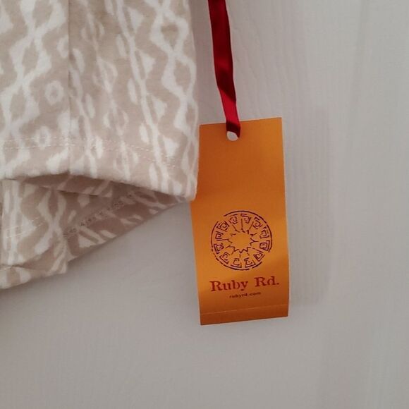 NWTÂ Ruby Rd. Women's Embelished Winter Luxe Printed Top Size Medium - Picture 7 of 12